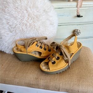 💛Fly London💛retro style leather lace up wedges in Mustard Yellow